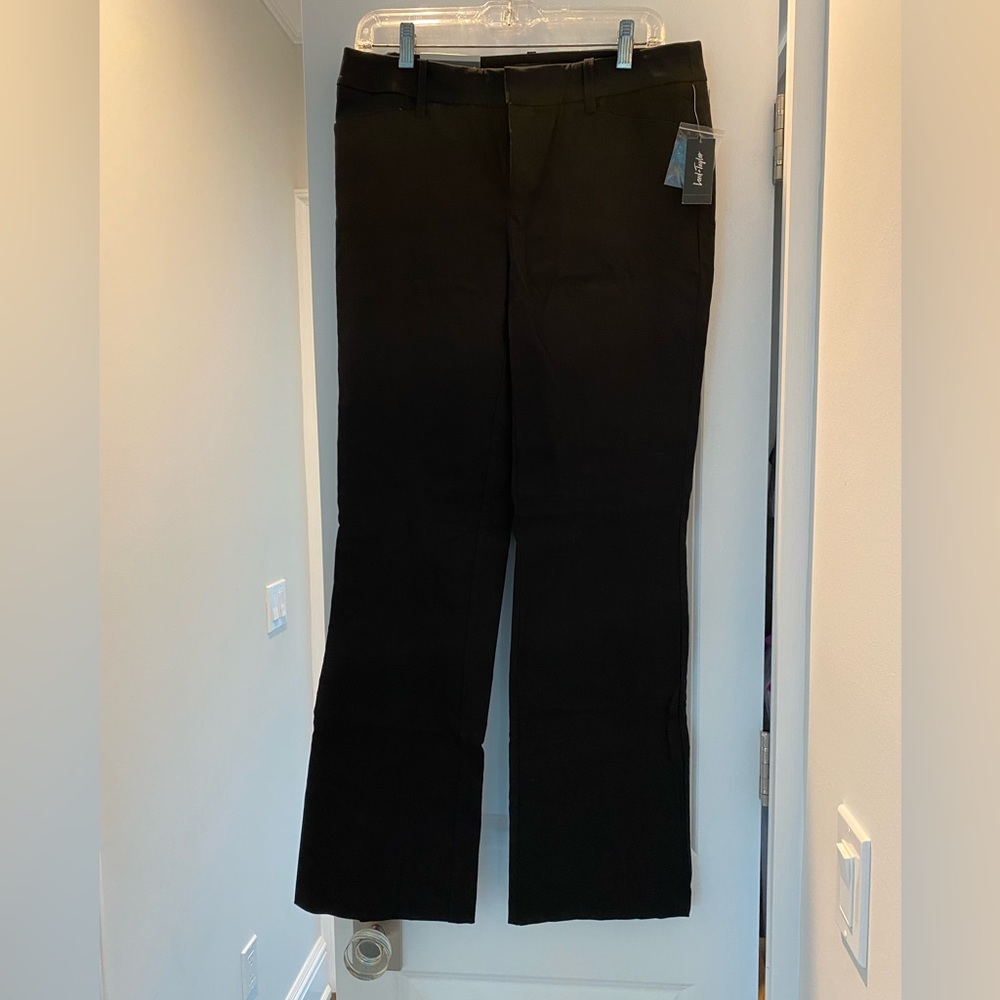 NWT Lord & Taylor Kelly Bootcut Semi-Evase Pants - BRAND NEW w/tags size 8